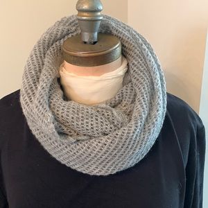 2 for $15 bundle H&M crochet cowl that can be worn many ways